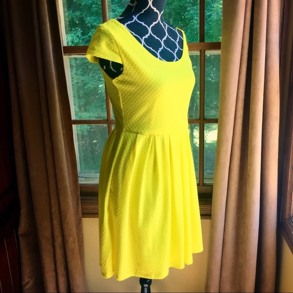 Lemon yellow sundress - Picture 3 of 5